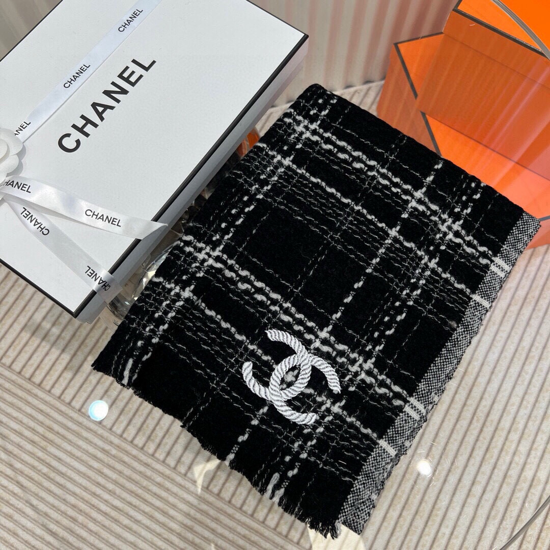 Ch**el scarf 70x190cm
