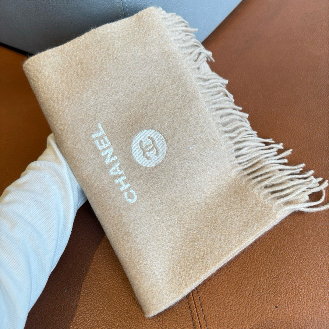 Ch**el scarf 30x180cm 100% cashmere