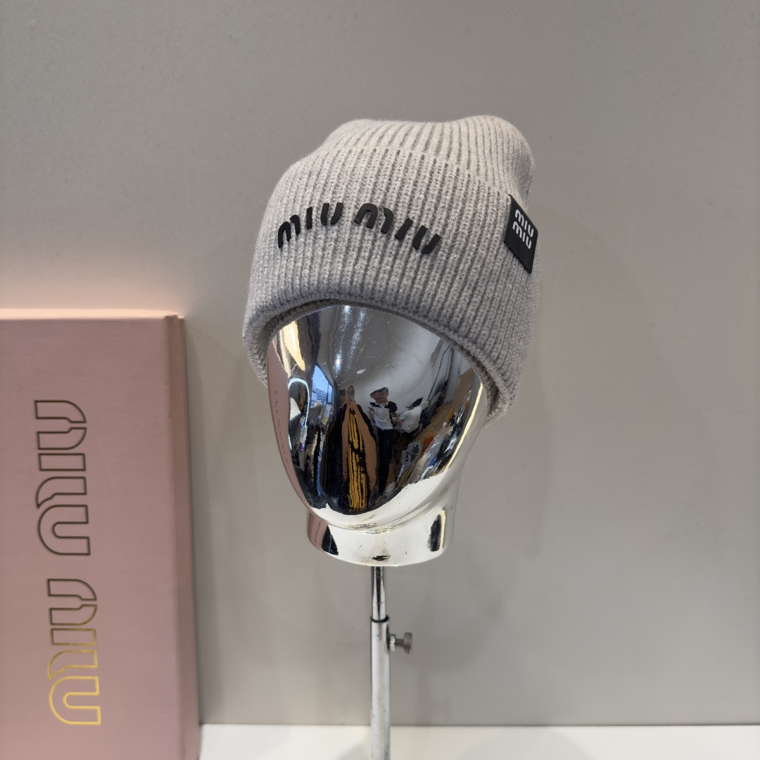 M1v M1v beanie