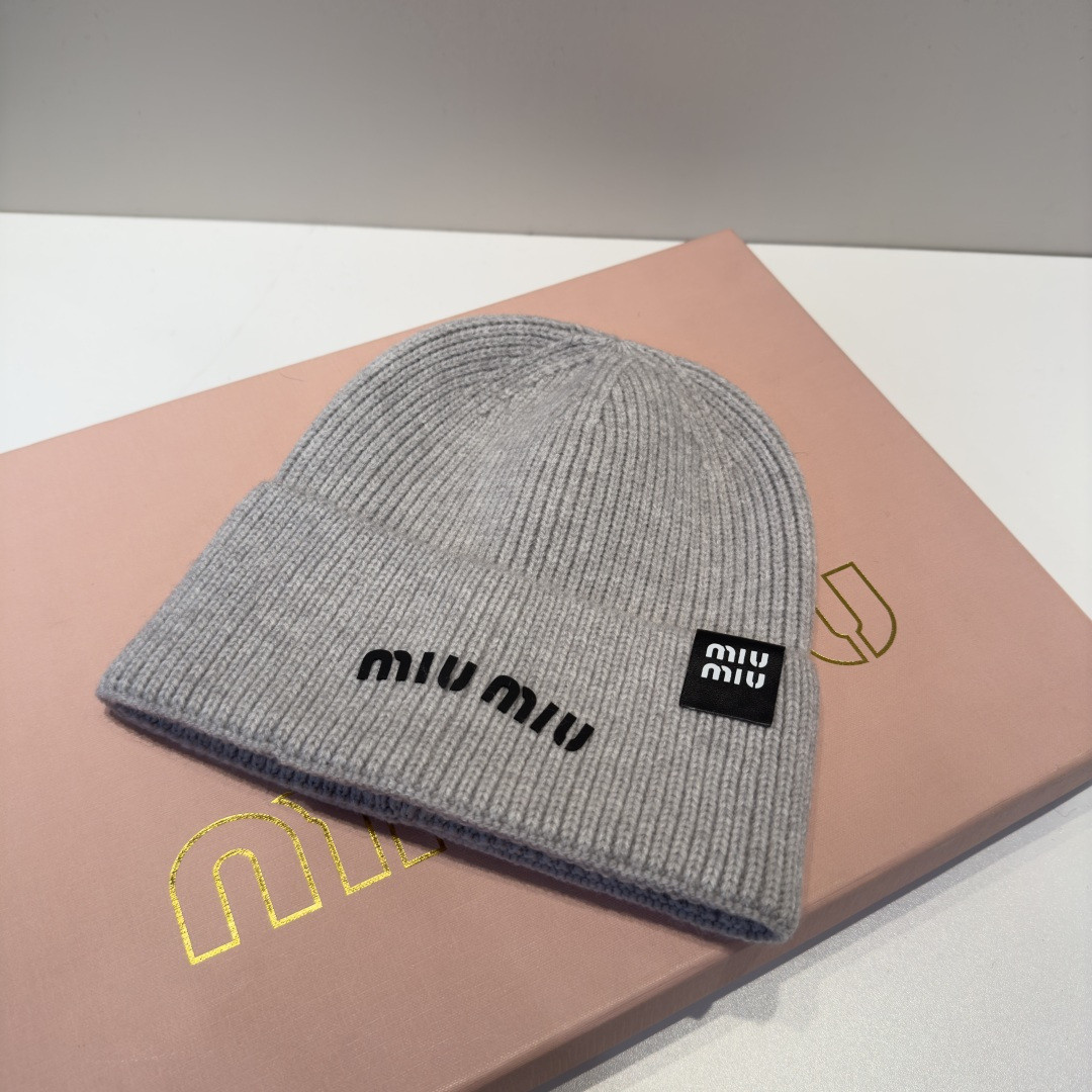 M1v M1v beanie