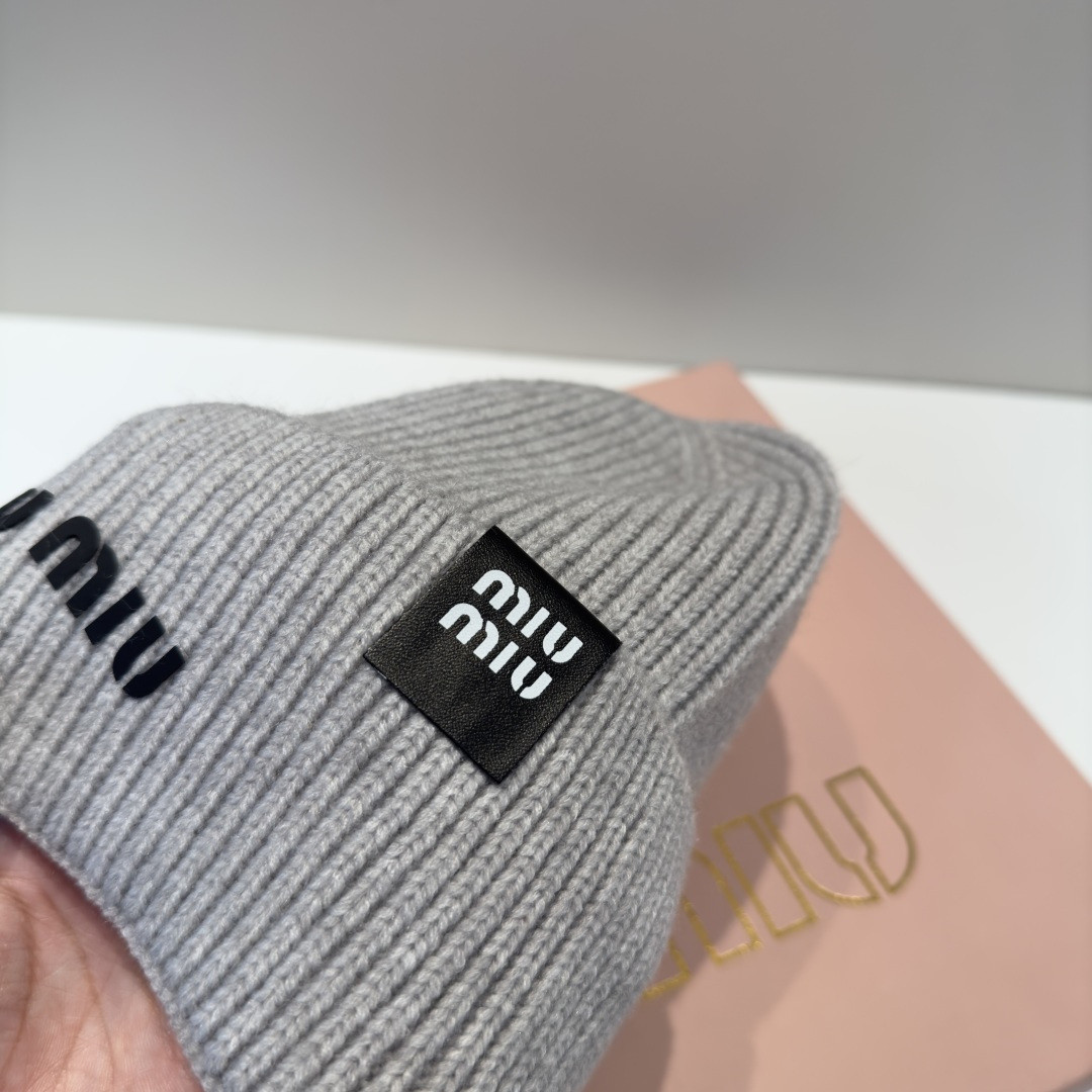M1v M1v beanie