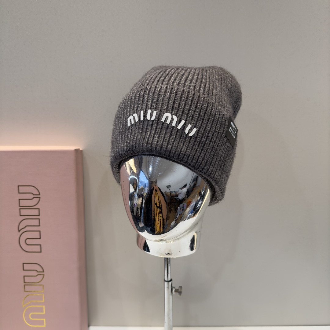 M1v M1v beanie