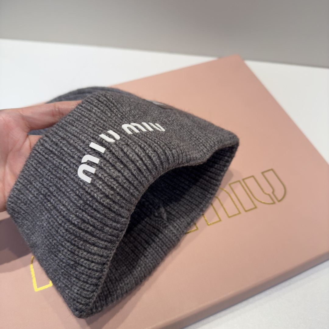M1v M1v beanie