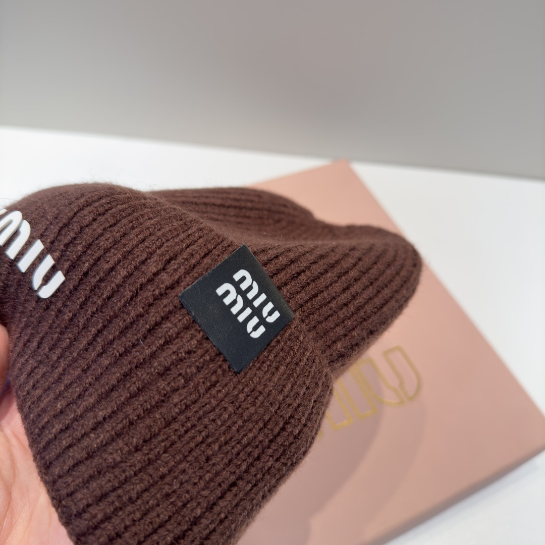 M1v M1v beanie