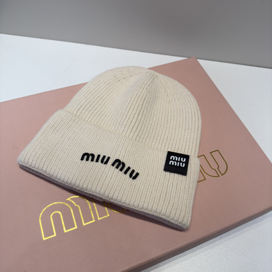 M1v M1v beanie