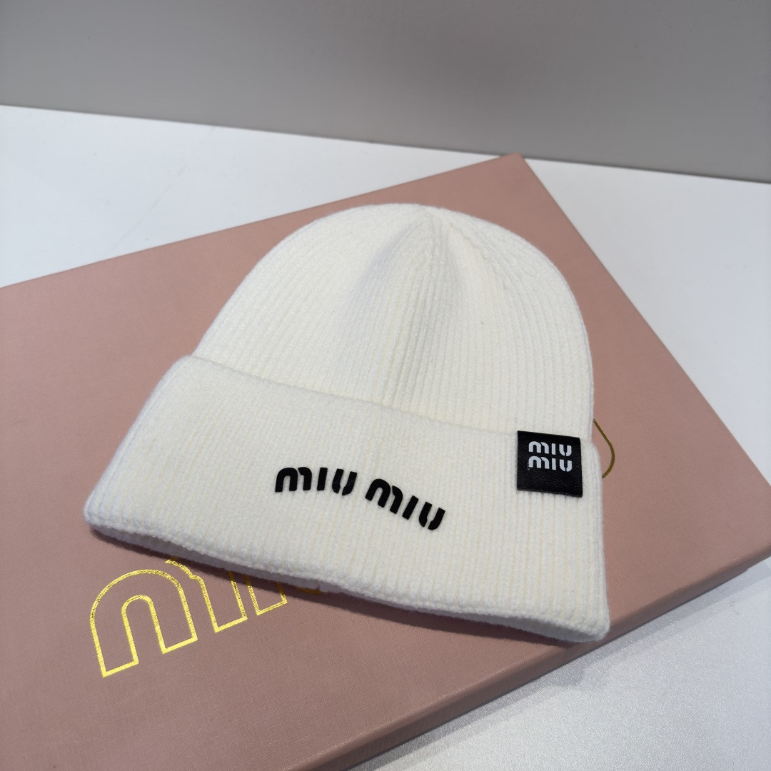 M1v M1v beanie