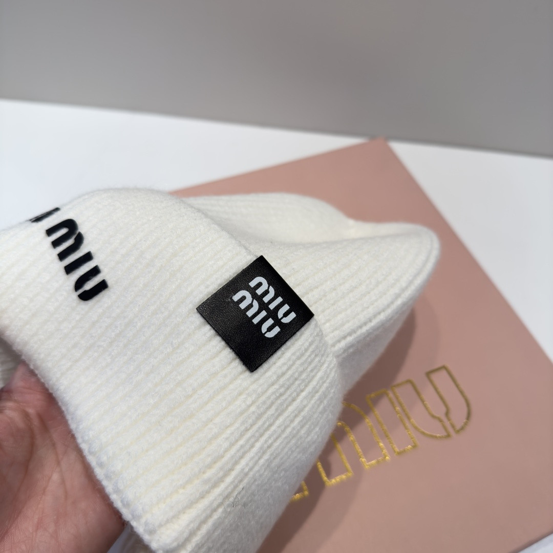 M1v M1v beanie