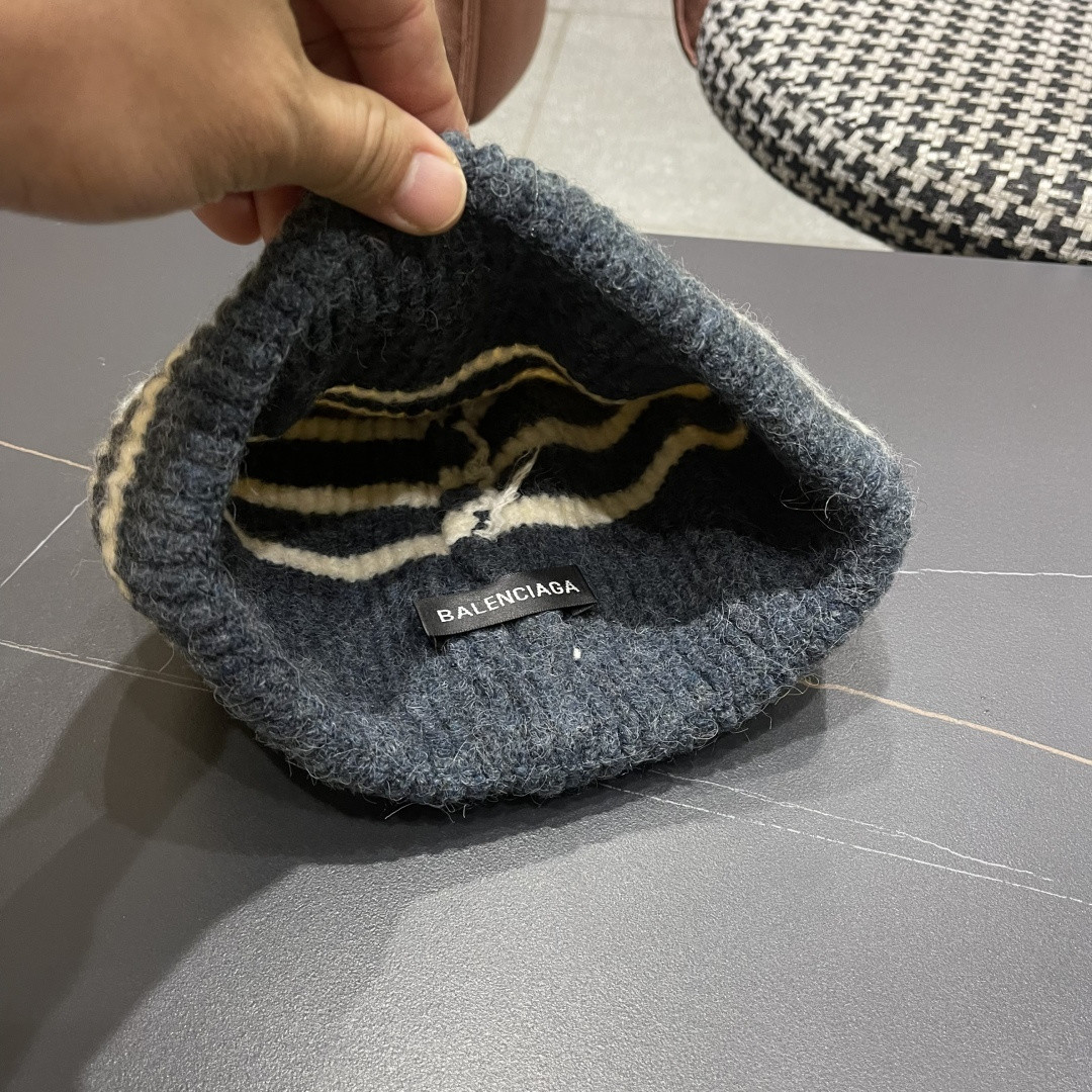 Ba1en*iaga beanie