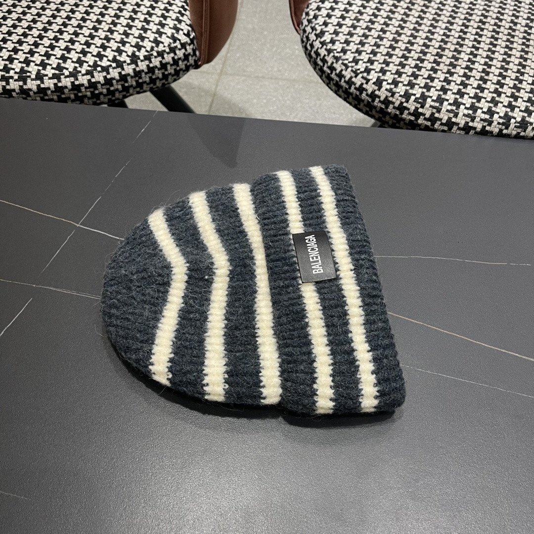 Ba1en*iaga beanie