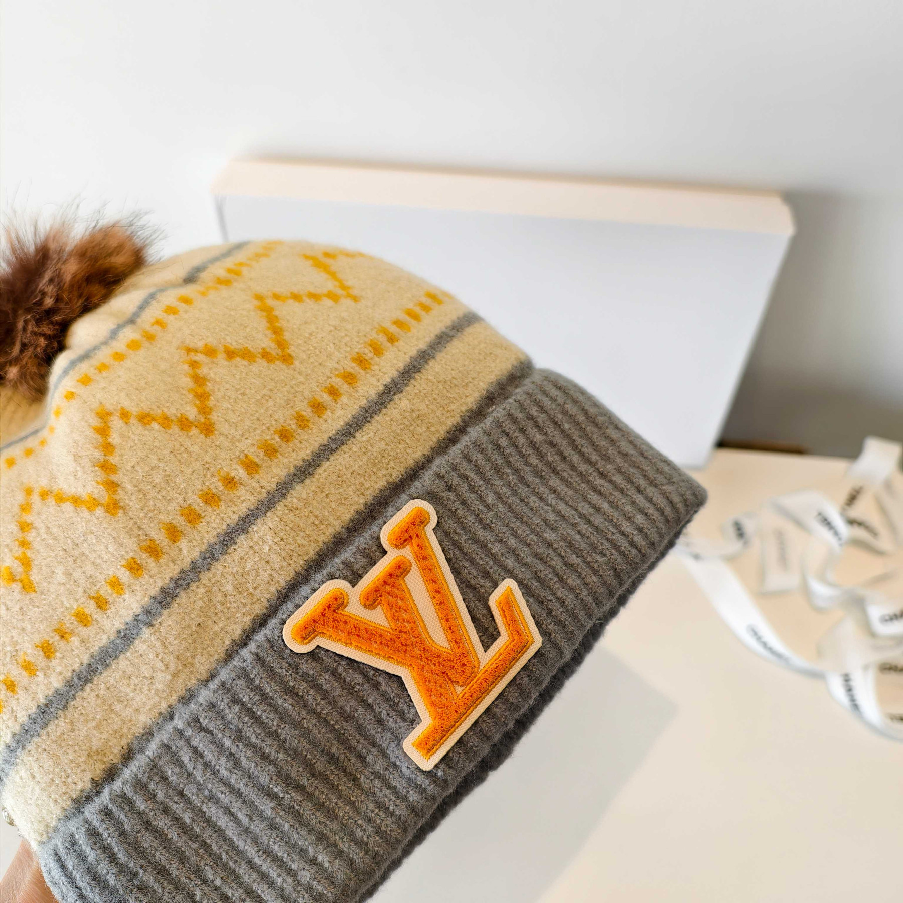 l0vis Vvtt0n beanie