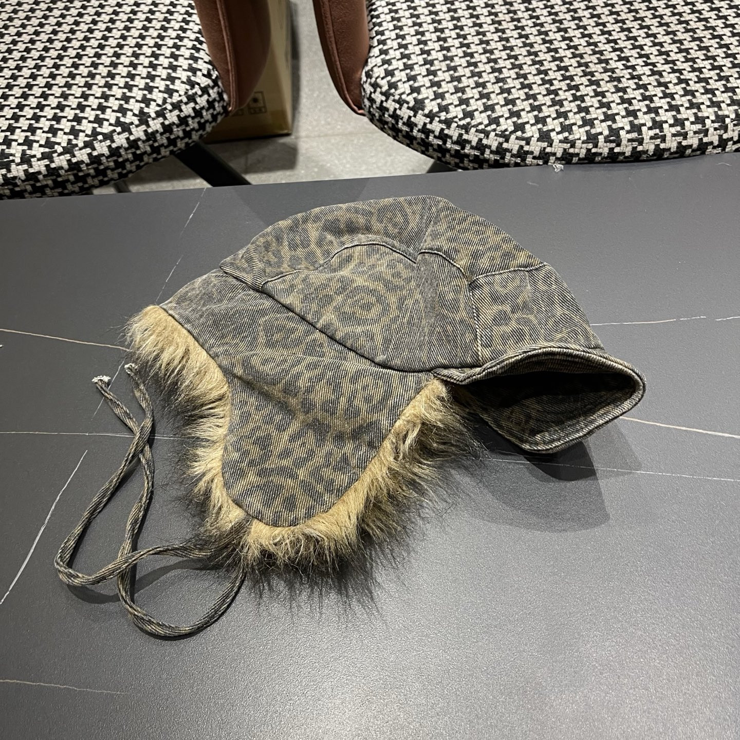 l0vis Vvtt0n trapper hat