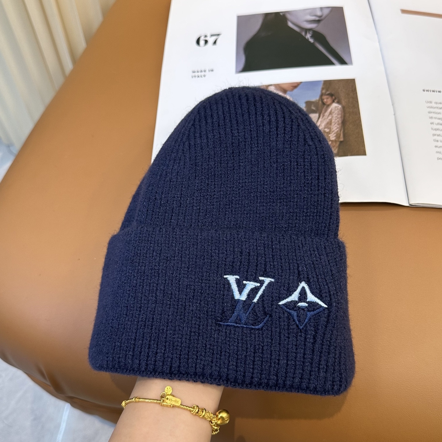 l0vis Vvtt0n beanie