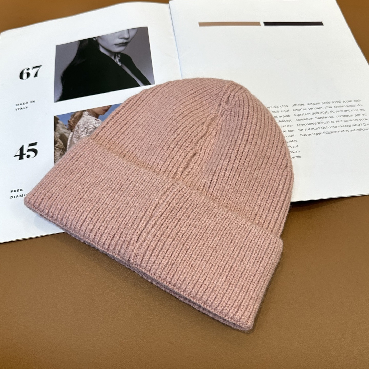 l0vis Vvtt0n beanie