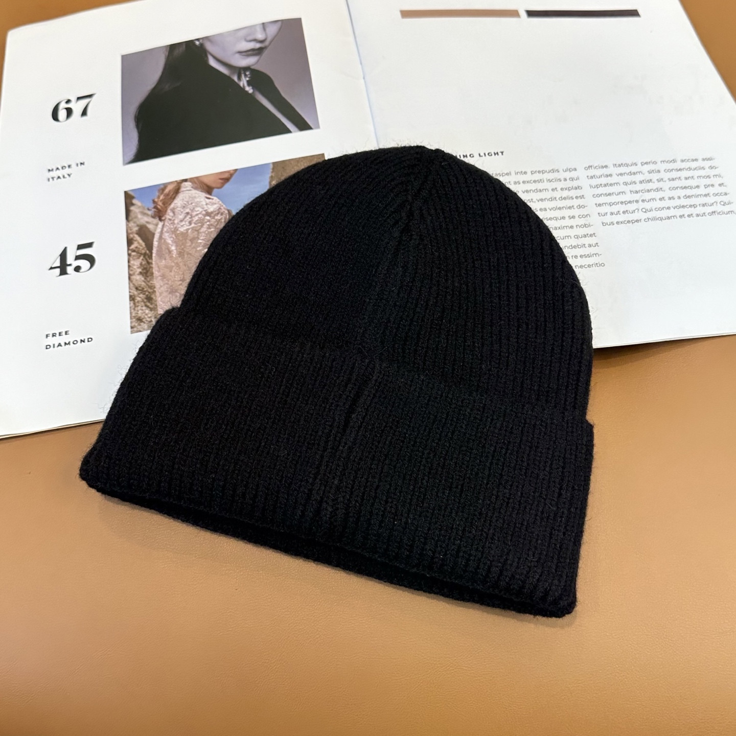 l0vis Vvtt0n beanie