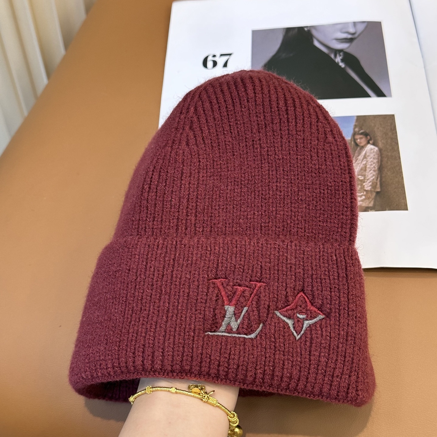 l0vis Vvtt0n beanie