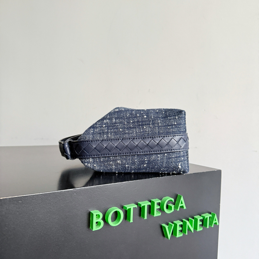 B0tt*ga Ven*ta Wallace 13x20x9.5cm