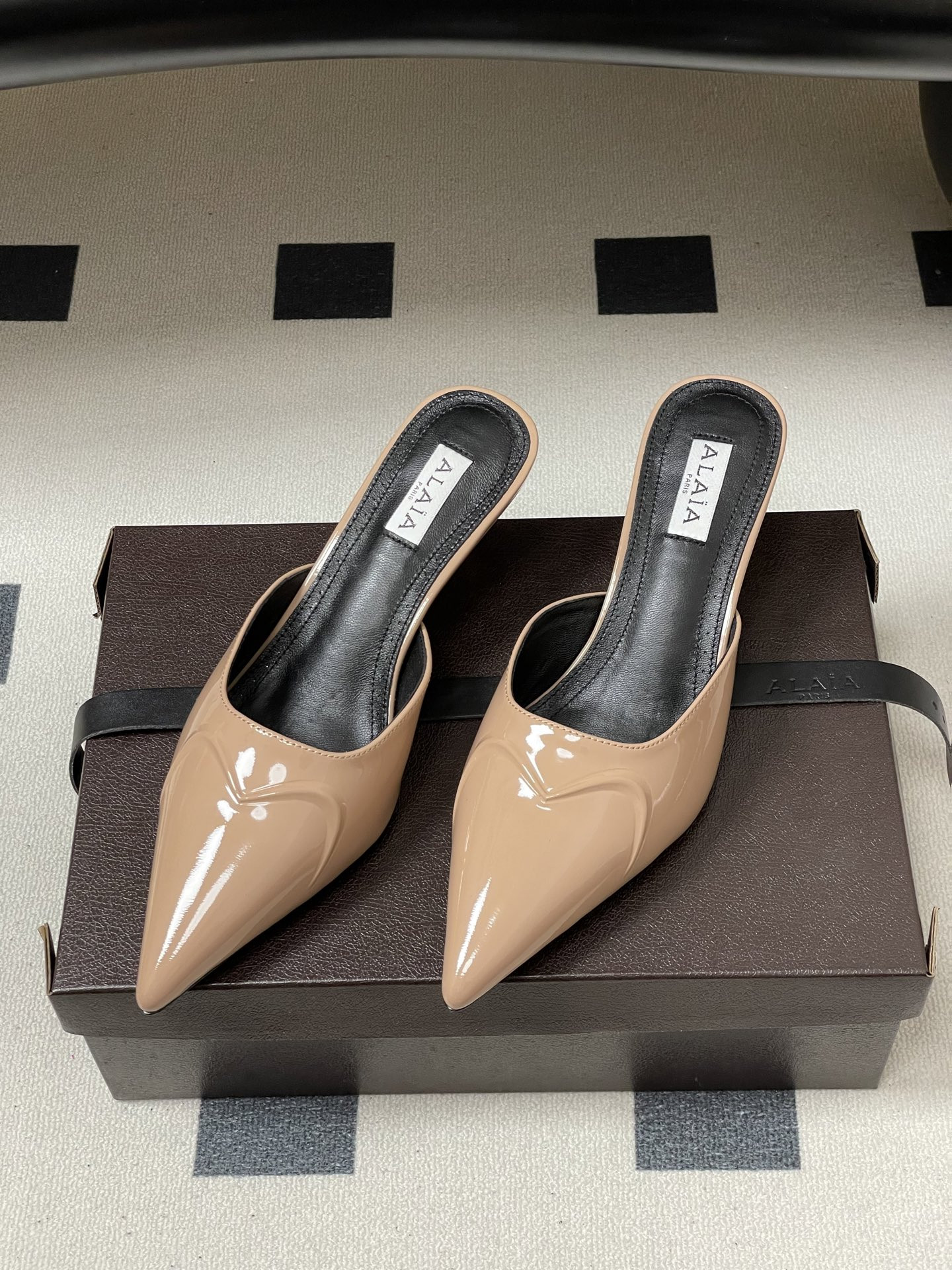 UA Alaïa Le Cœur 3D Mules 6.5cm Heel