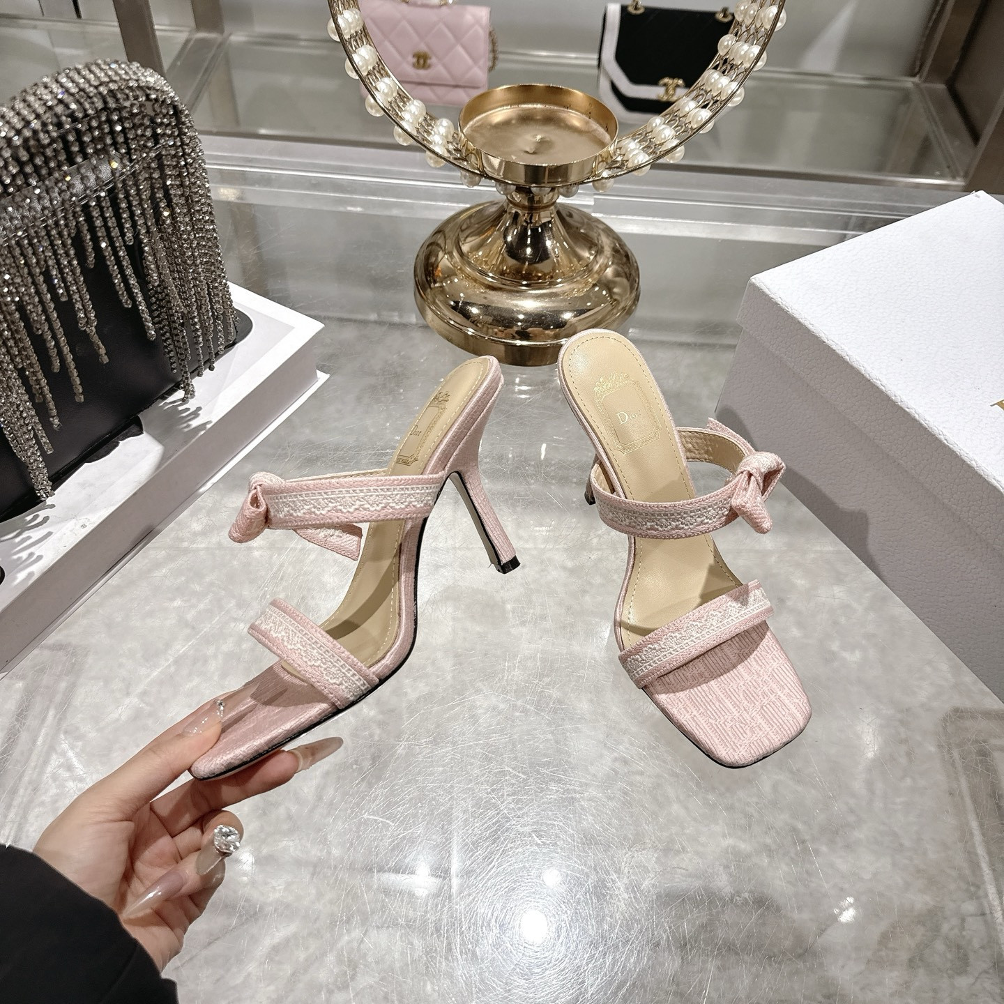 ua D10r heeled sandal