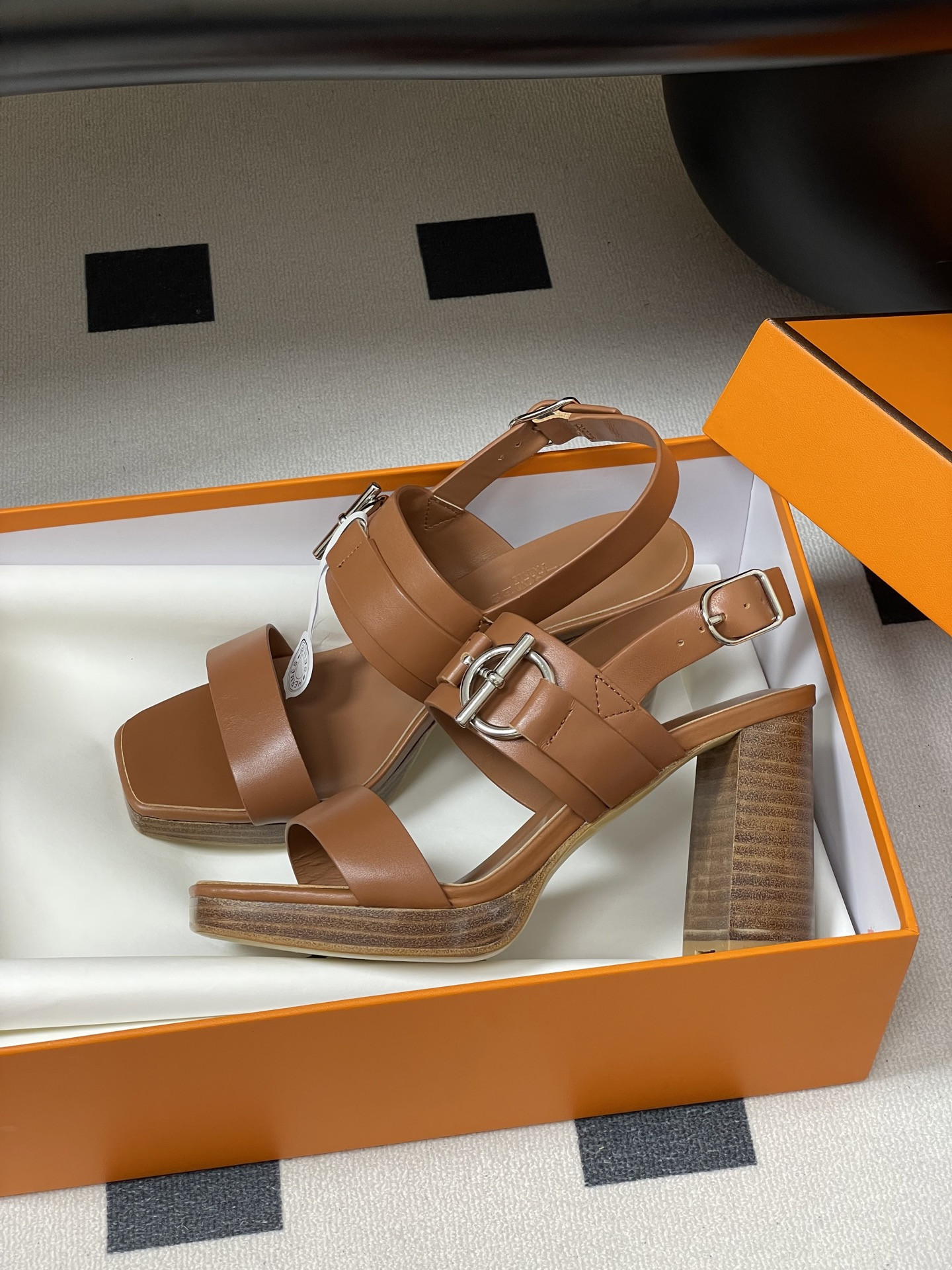 ua H**me5 keen 90 sandal