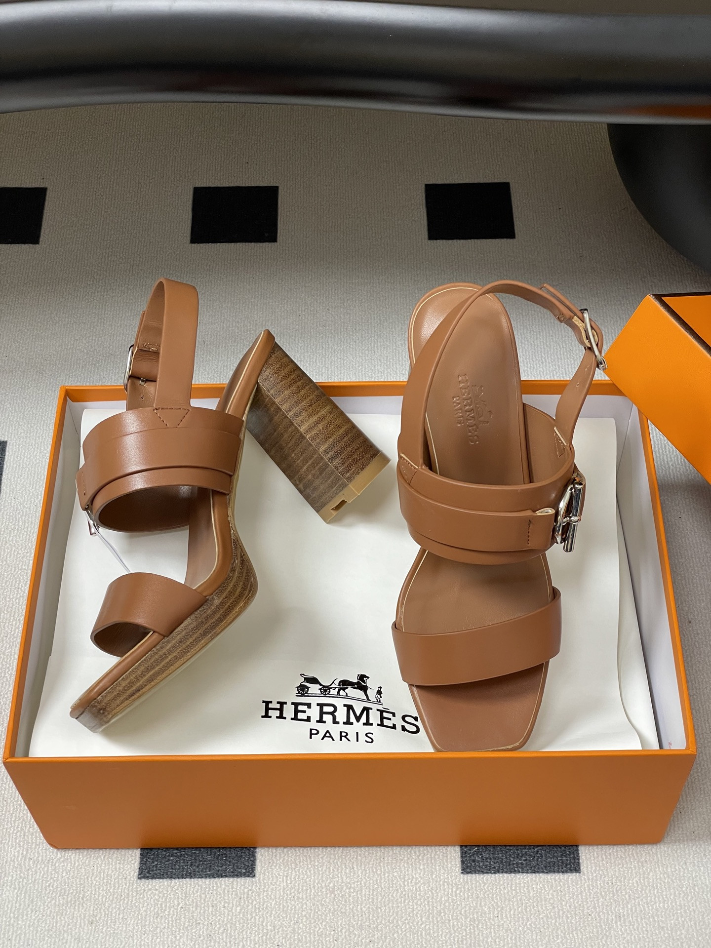 ua H**me5 keen 90 sandal