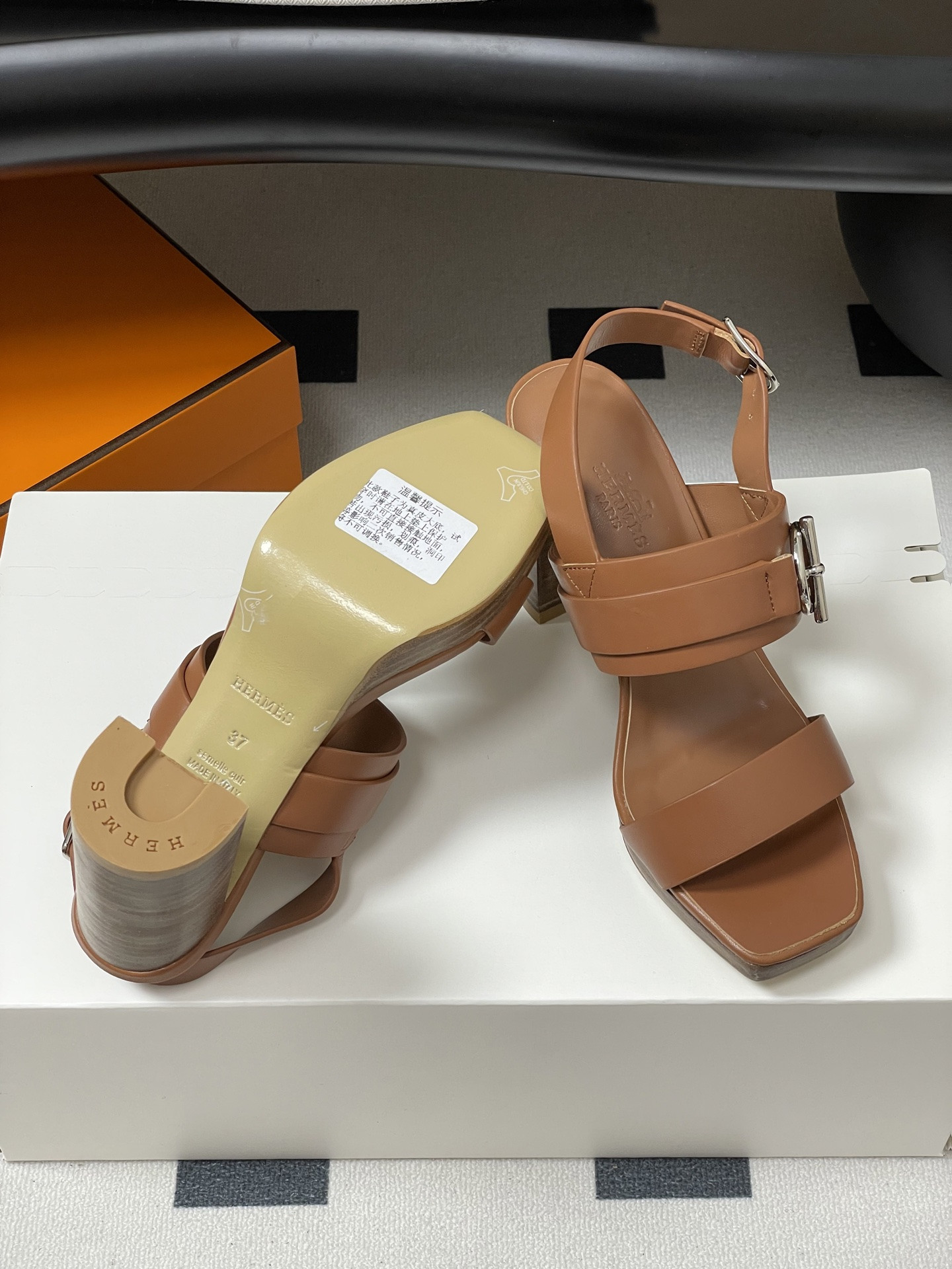 ua H**me5 keen 90 sandal