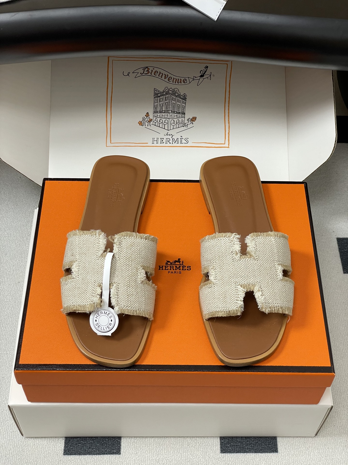 ua H**me5 oran sandal