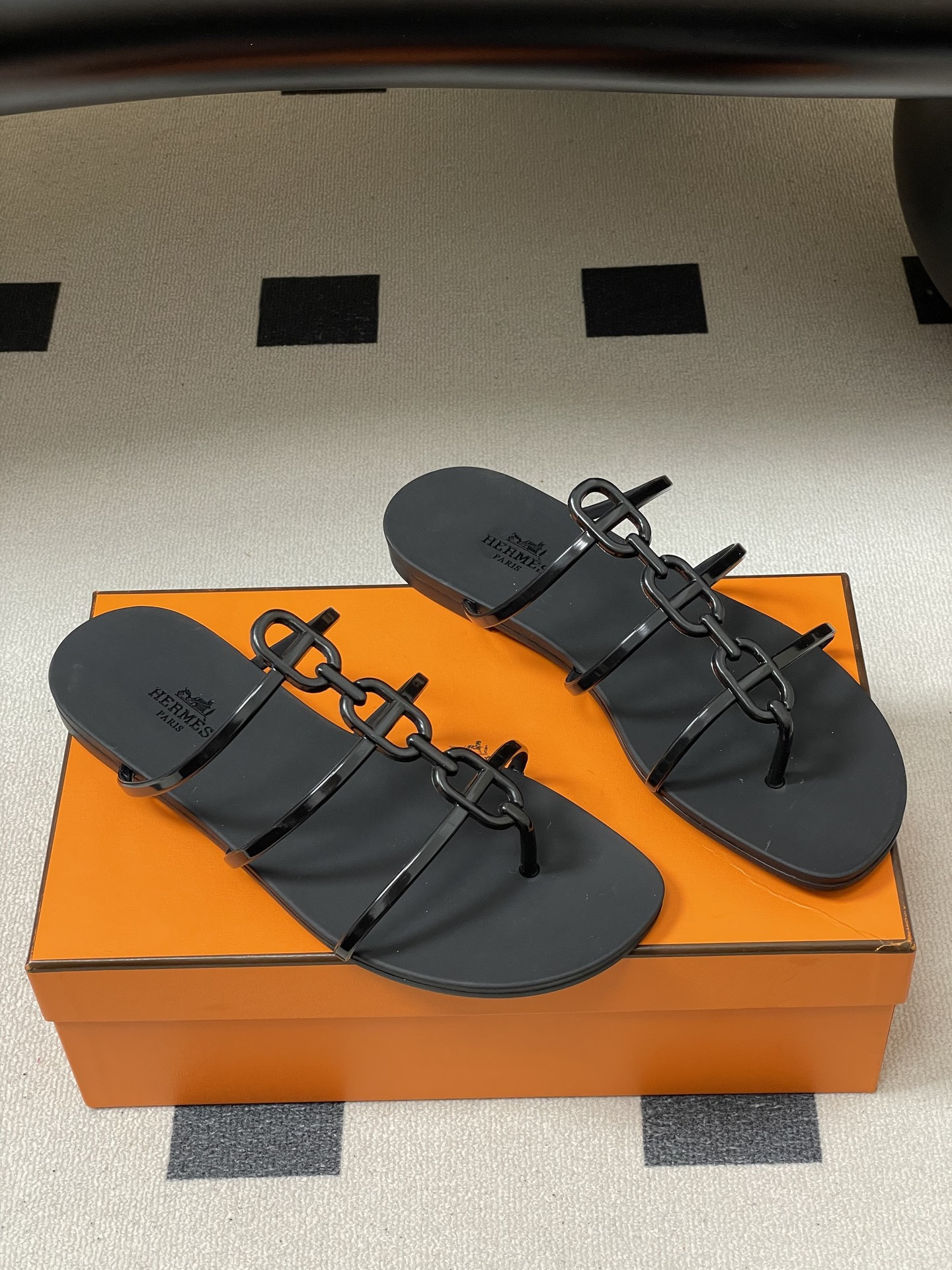ua H**me5 mykonos sandal