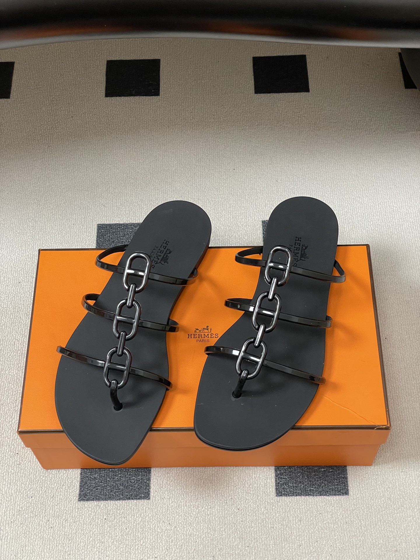 ua H**me5 mykonos sandal