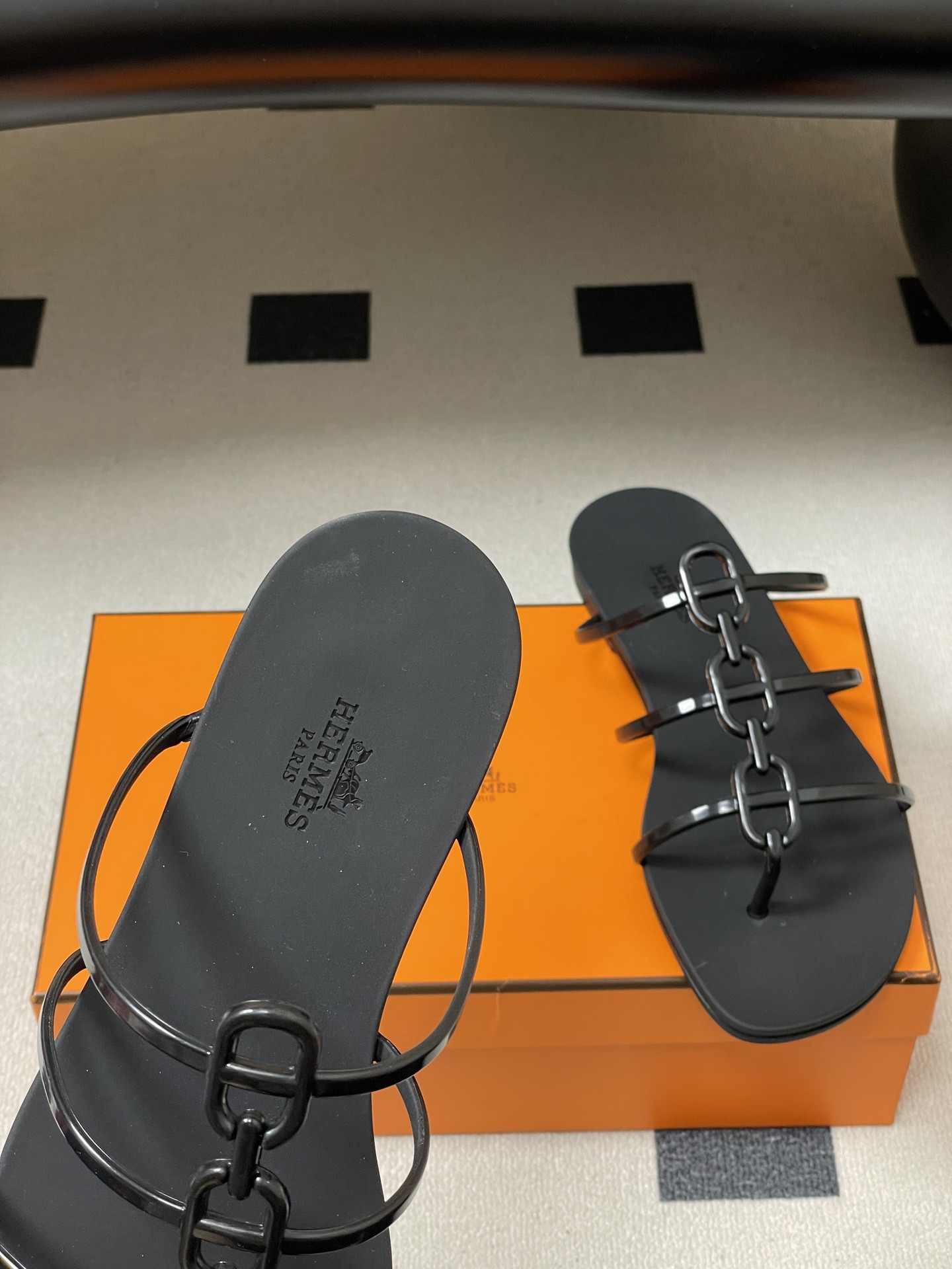 ua H**me5 mykonos sandal