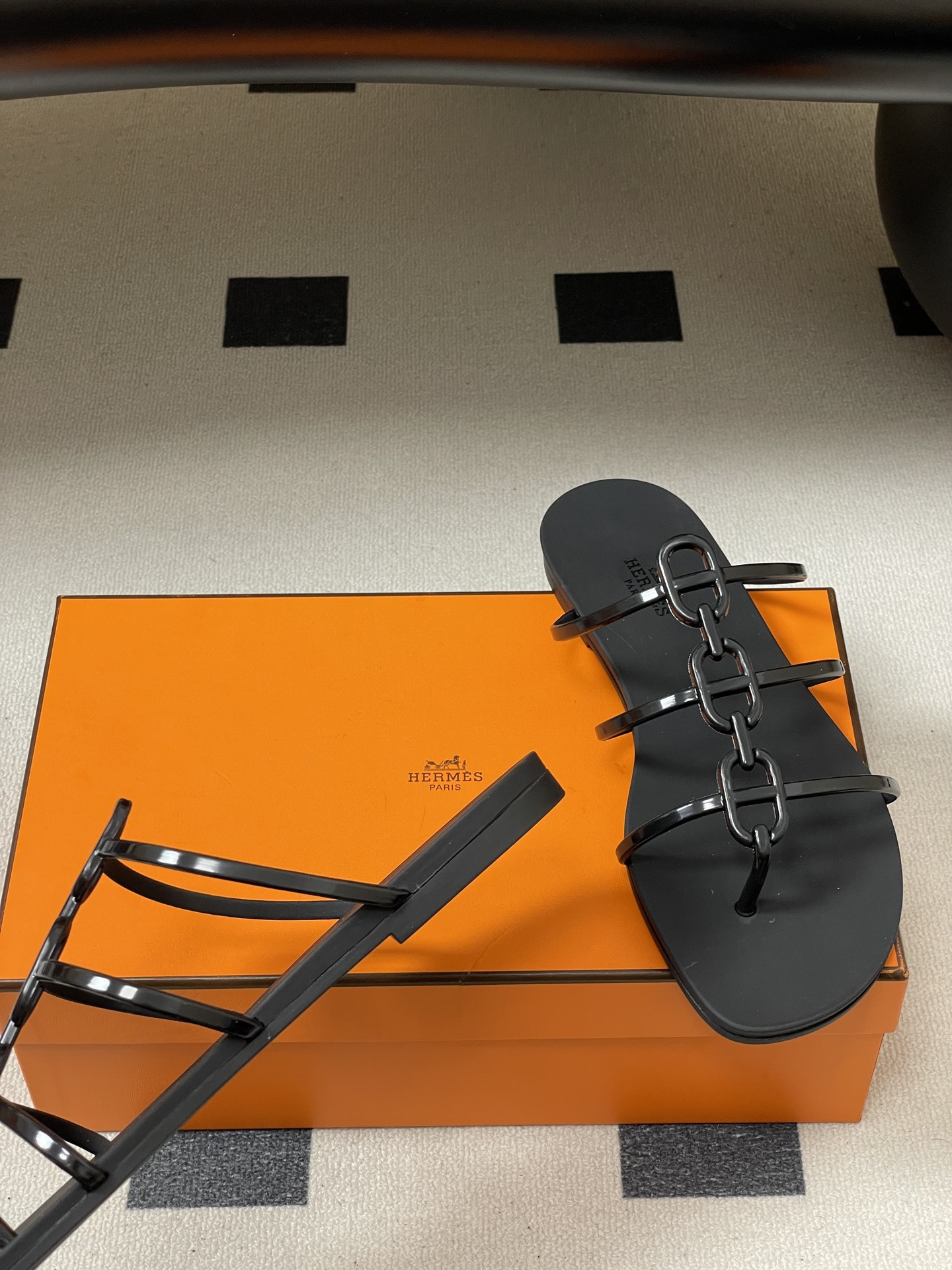 ua H**me5 mykonos sandal