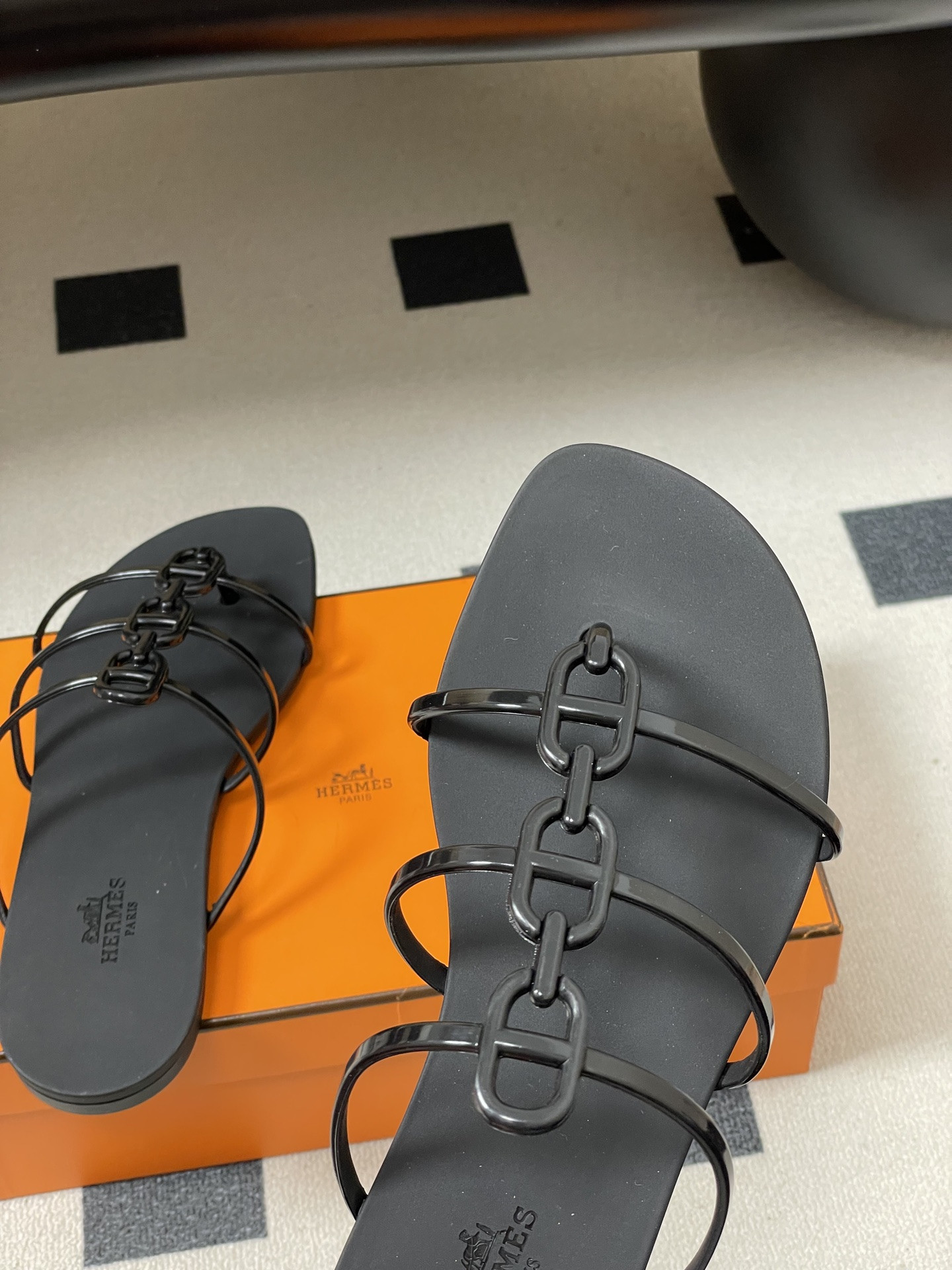 ua H**me5 mykonos sandal