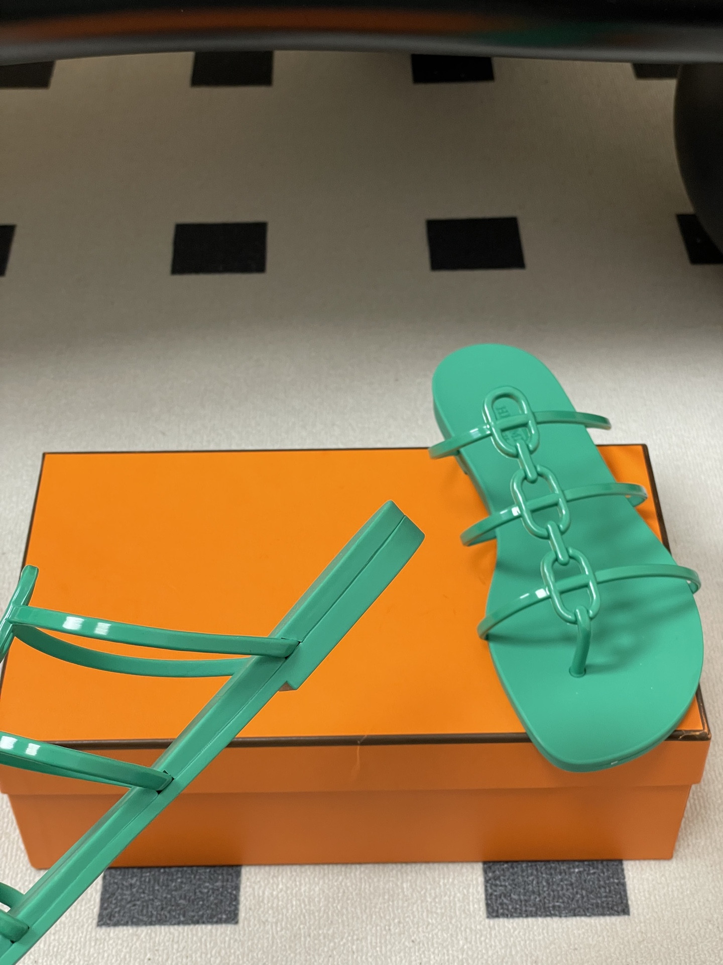 ua H**me5 mykonos sandal