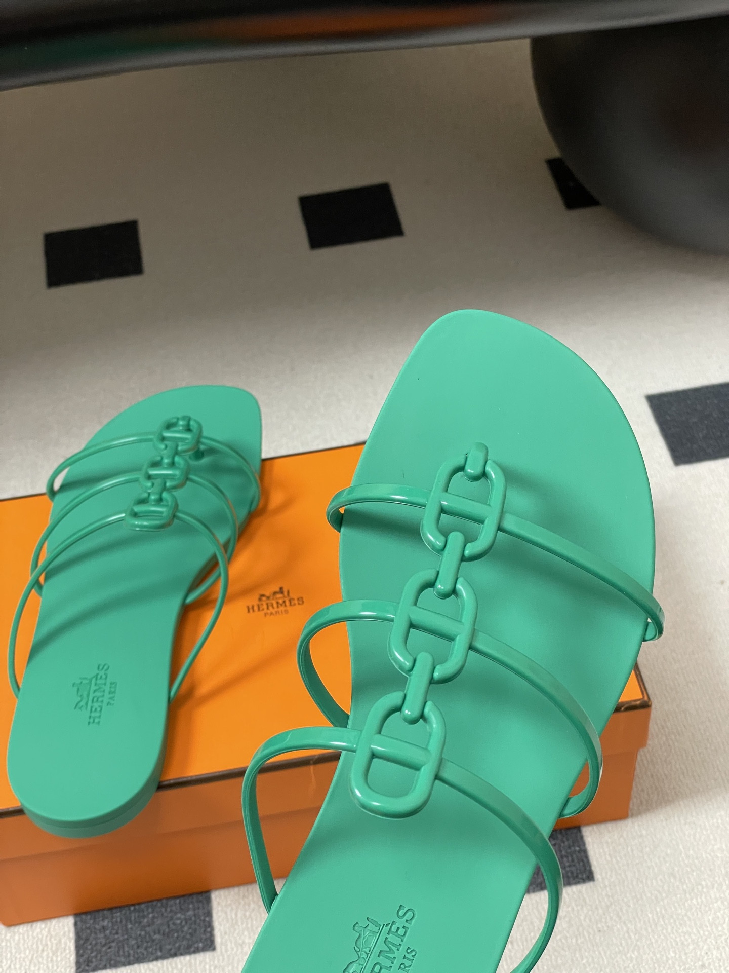 ua H**me5 mykonos sandal