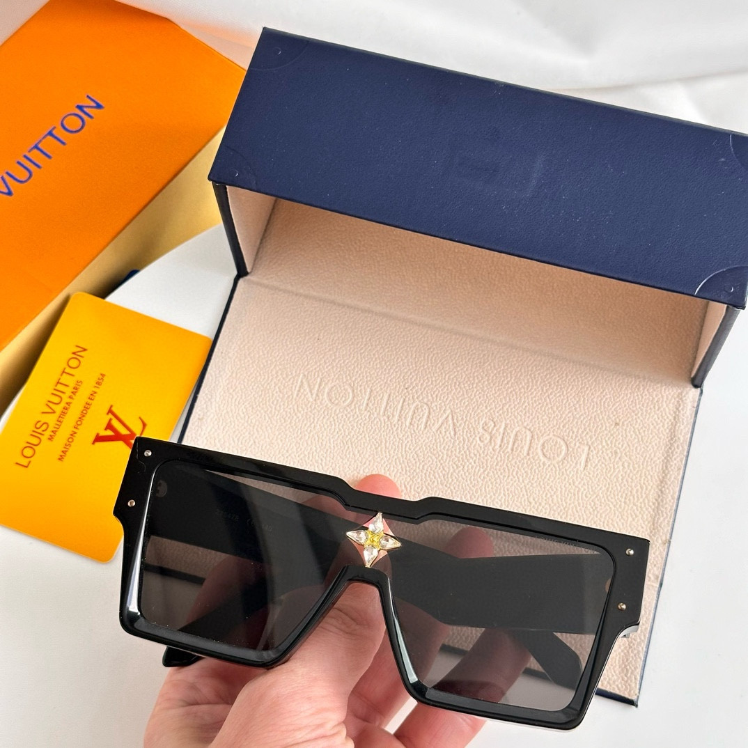 LV Glasses Z1551E