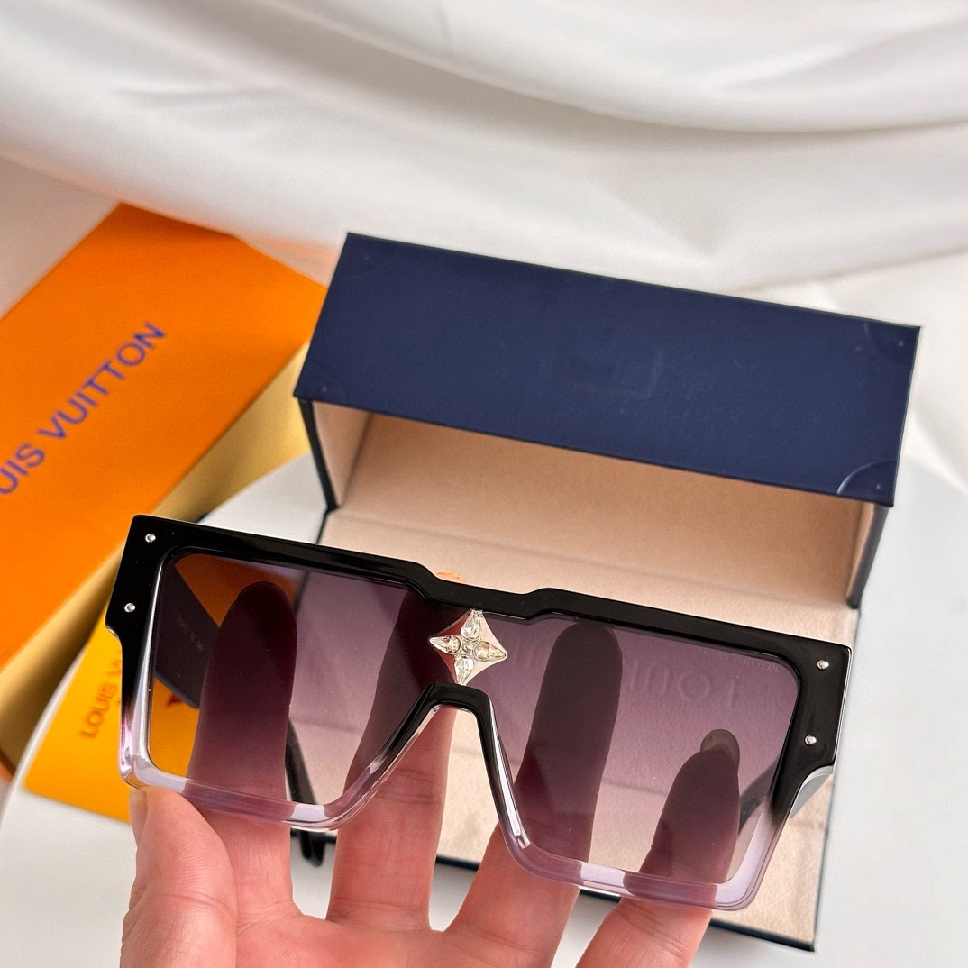 LV Glasses Z1551E