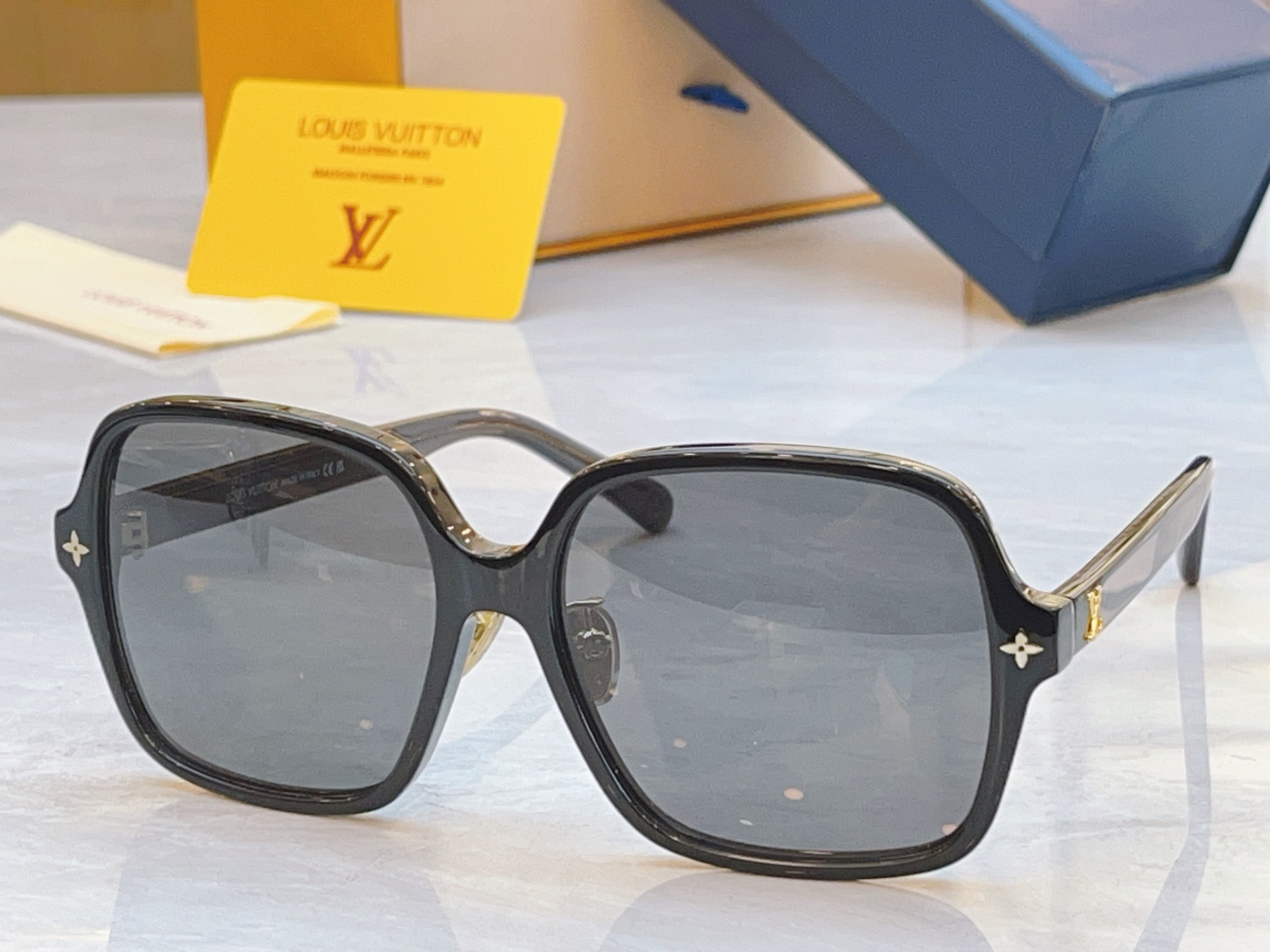 LV Glasses Z3044E 56-16-145