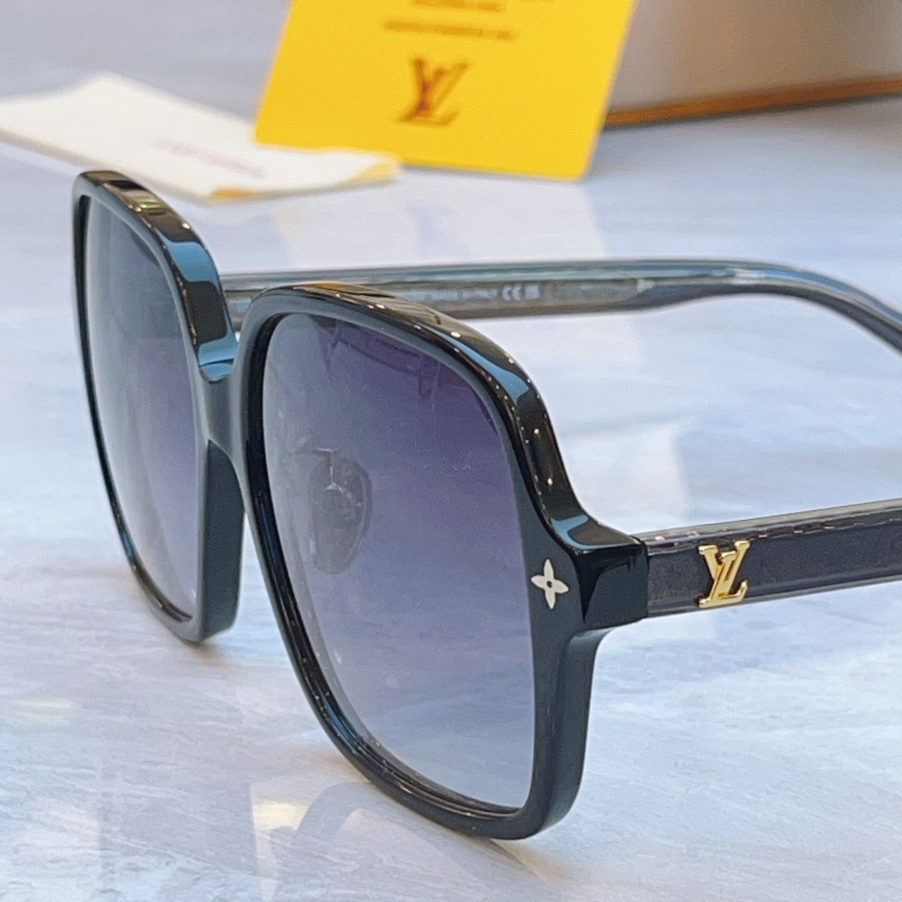 LV Glasses Z3044E 56-16-145