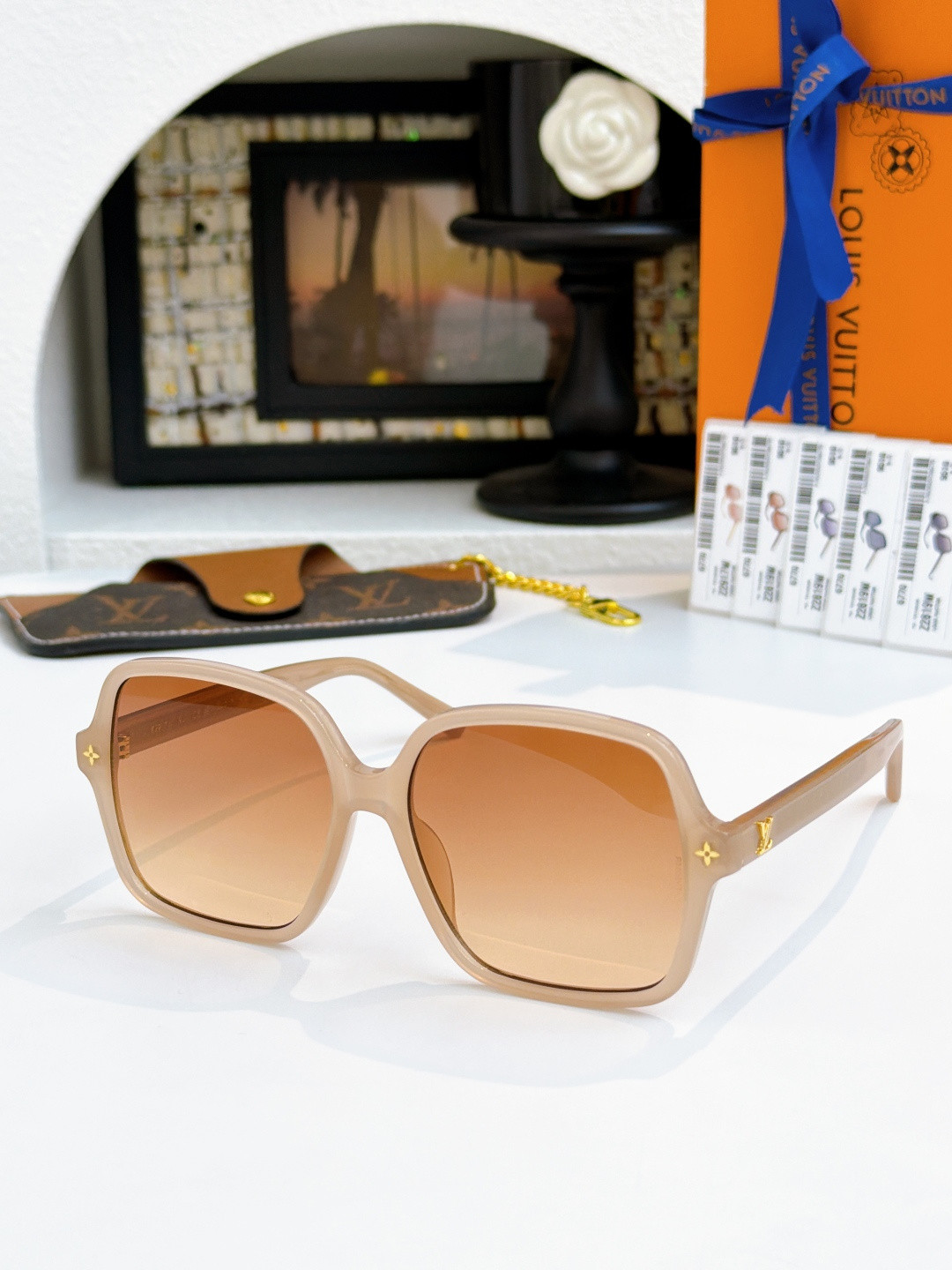 LV Aura Square Sunglasses Z2819W Z2917W 58-17-145