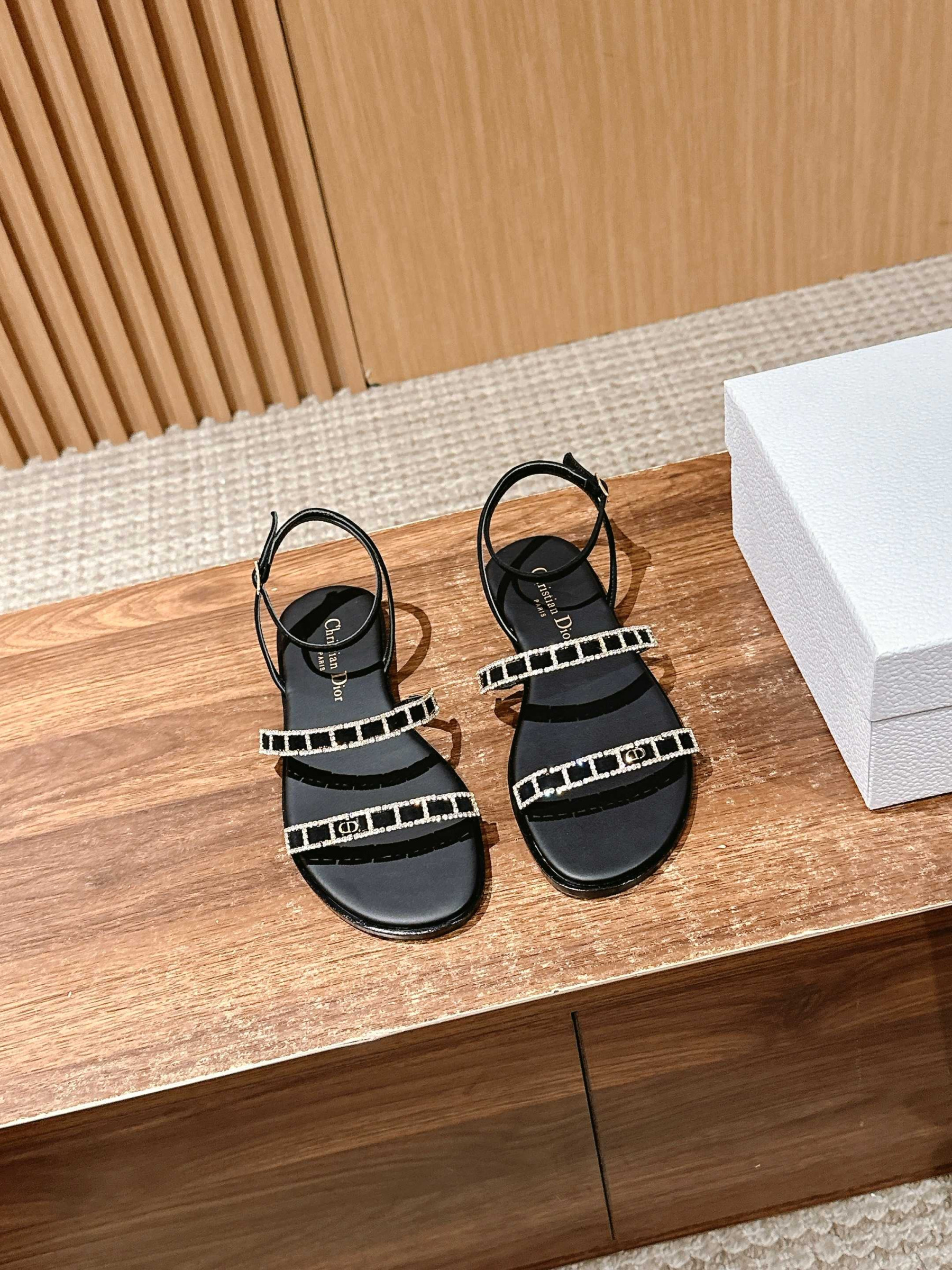 ua D10r D10rissime sandal