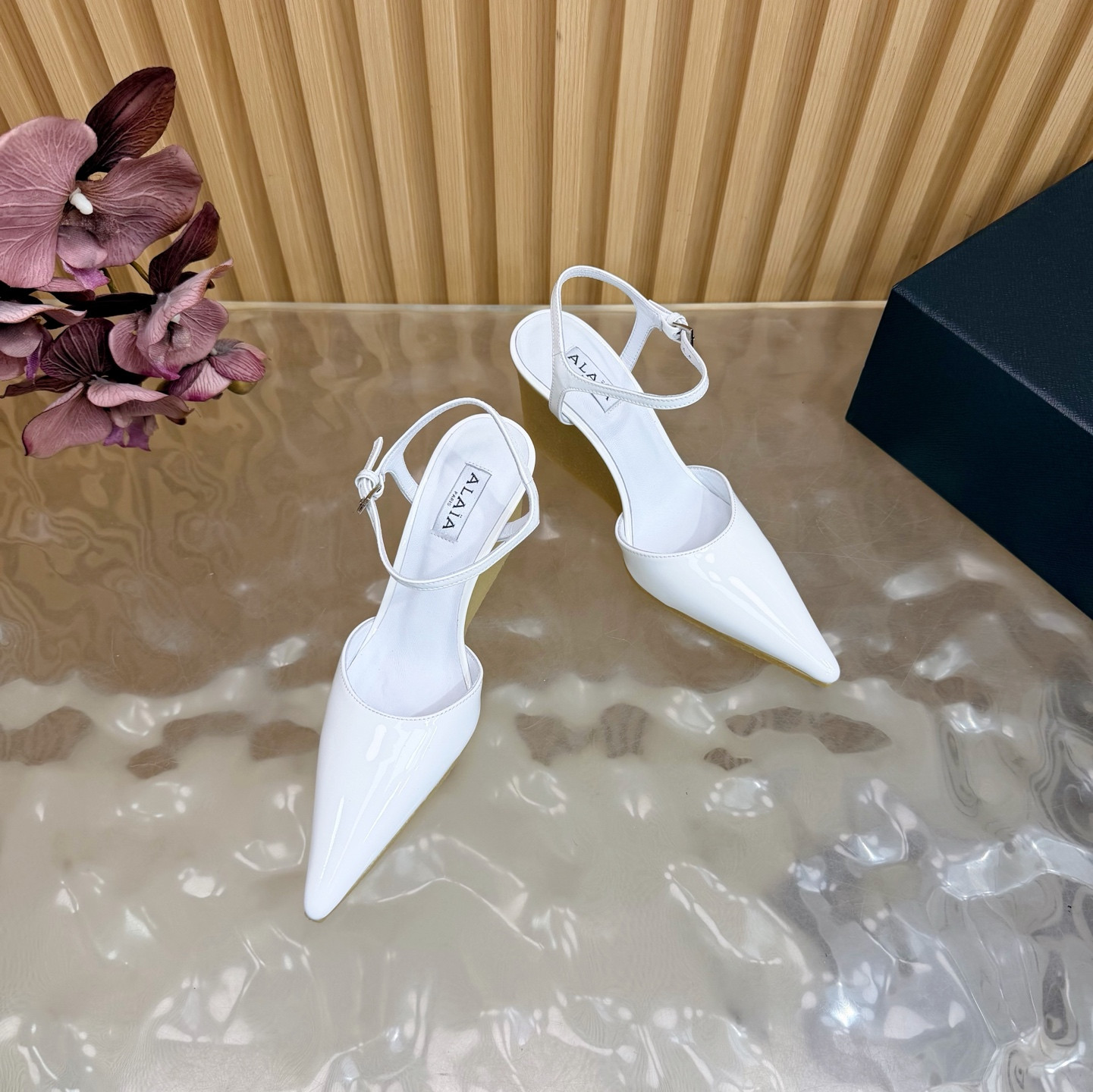 ua A1a1a wedge pumps in patent leather 9cm heel