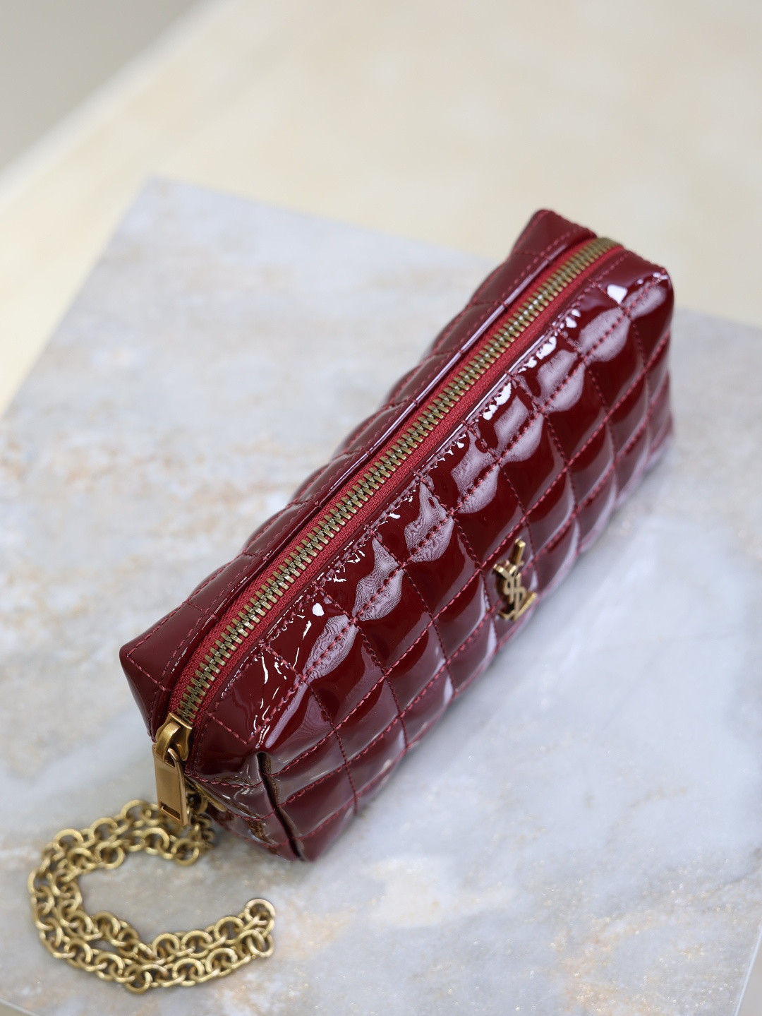 YSL CASSANDRE MATELASSÉ CARRÉ pouch on chain in shiny 18.5x8.5x4cm