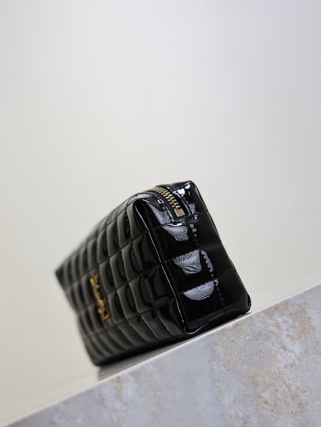 YSL CASSANDRE MATELASSÉ CARRÉ pouch on chain in shiny 18.5x8.5x4cm