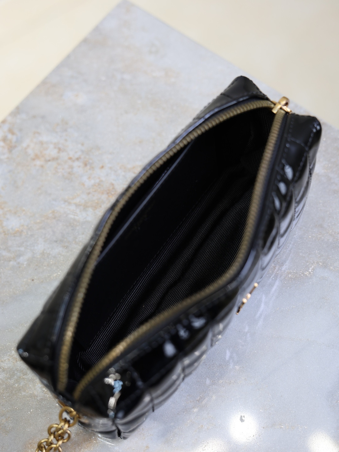 YSL CASSANDRE MATELASSÉ CARRÉ pouch on chain in shiny 18.5x8.5x4cm