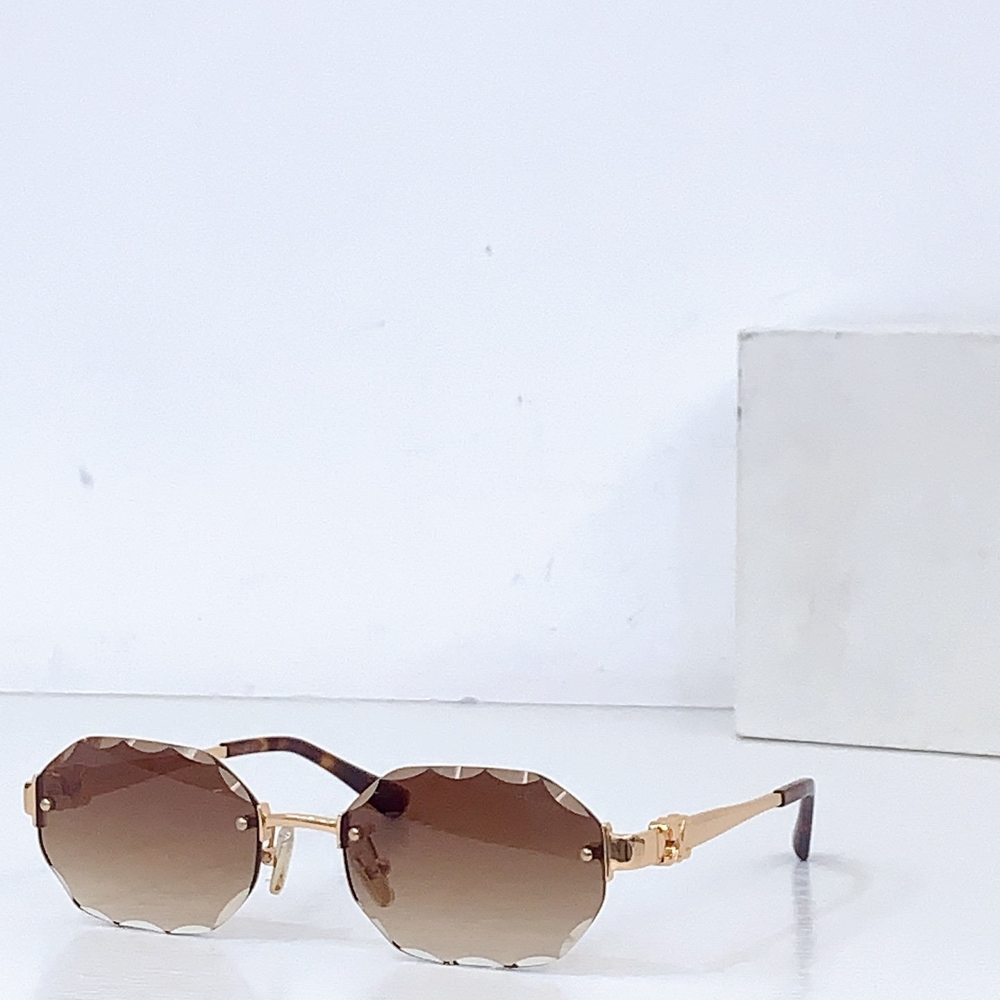 Ce1i*e glasses cl42141u 56-18-143