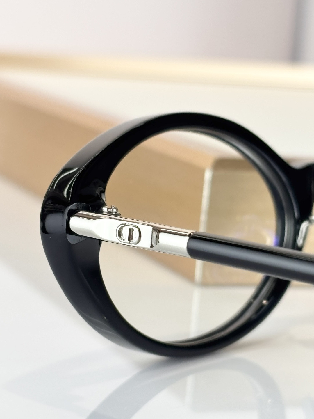 D10r glasses minicd r8f 52-17-145