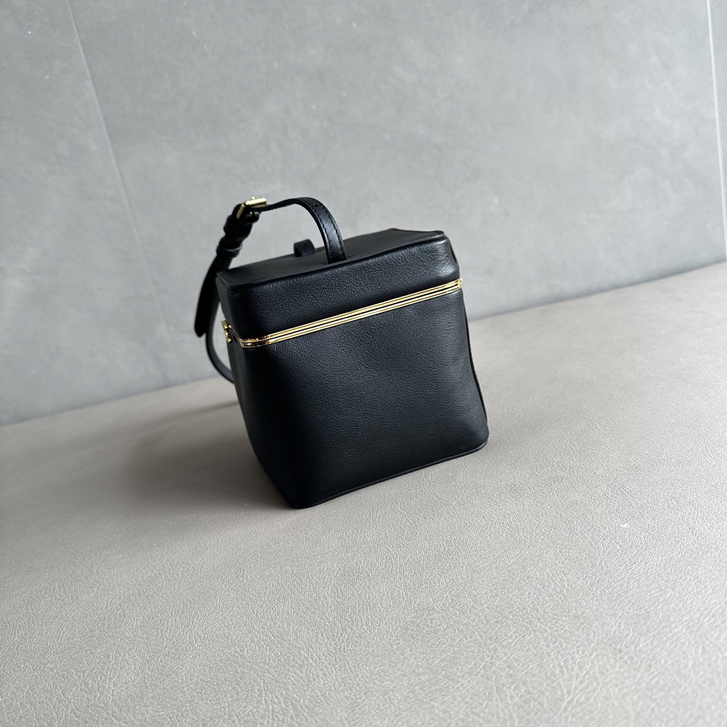 CELINE SMALL TRIOMPHE FRAME IN SUPPLE CALFSKIN 12.5x12.5x12.5cm