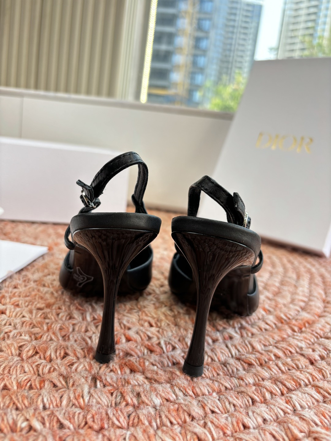ua D10r slingback pump