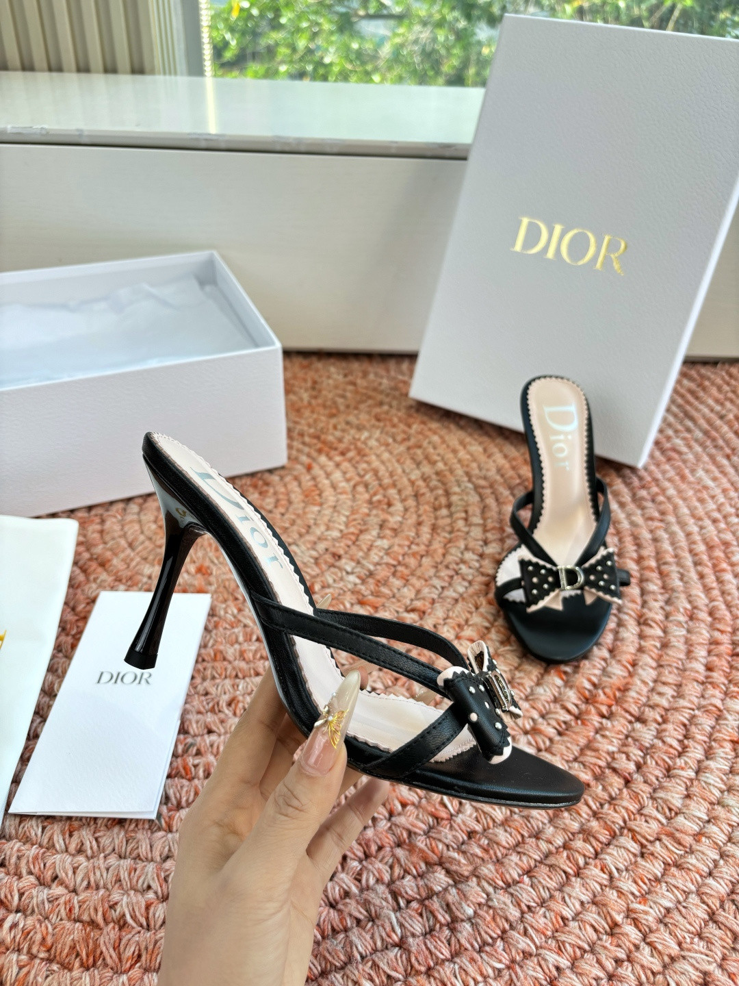 ua D10r slides