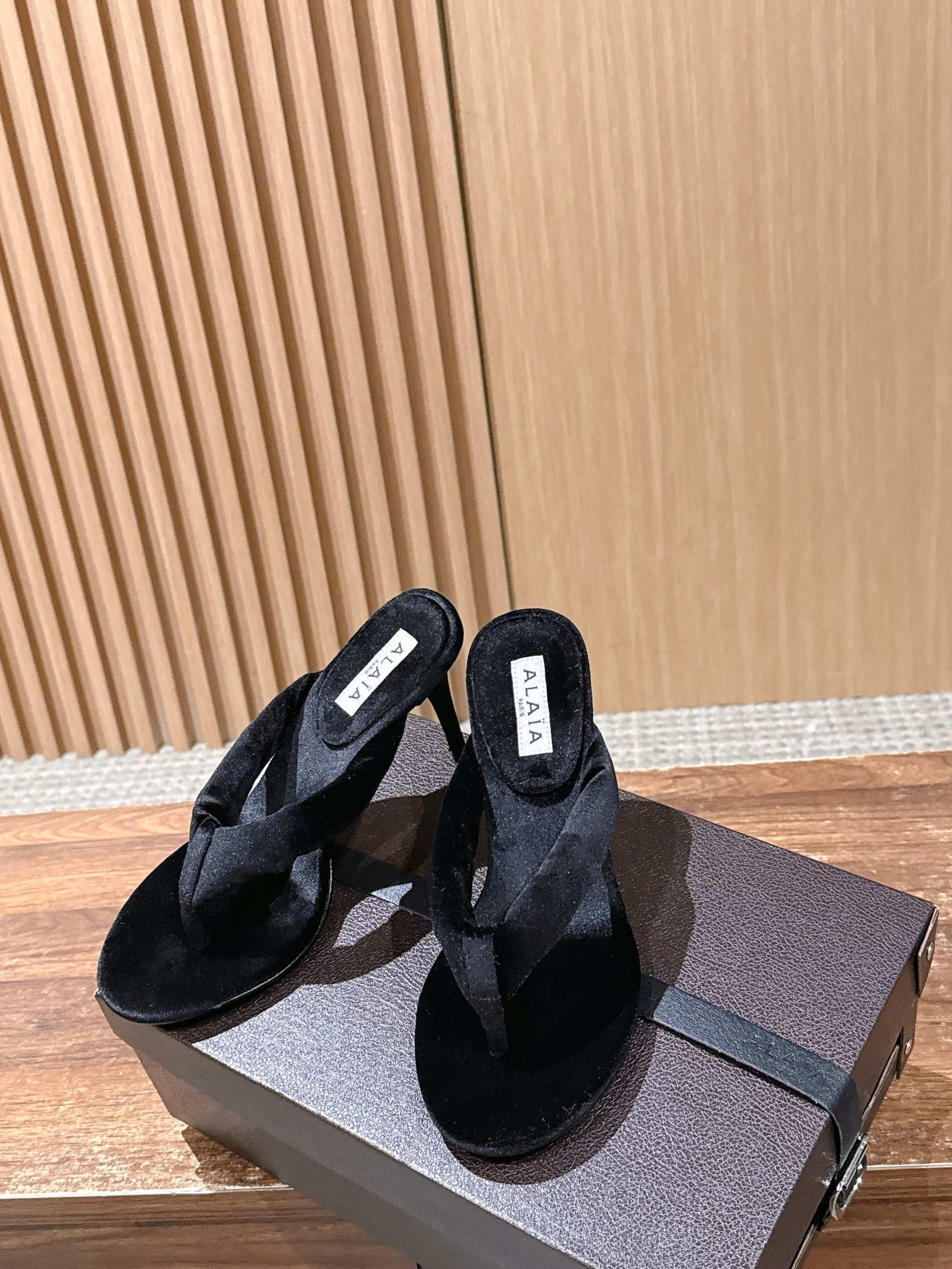 ua A1a1a heel thong mules in velvet 10cm
