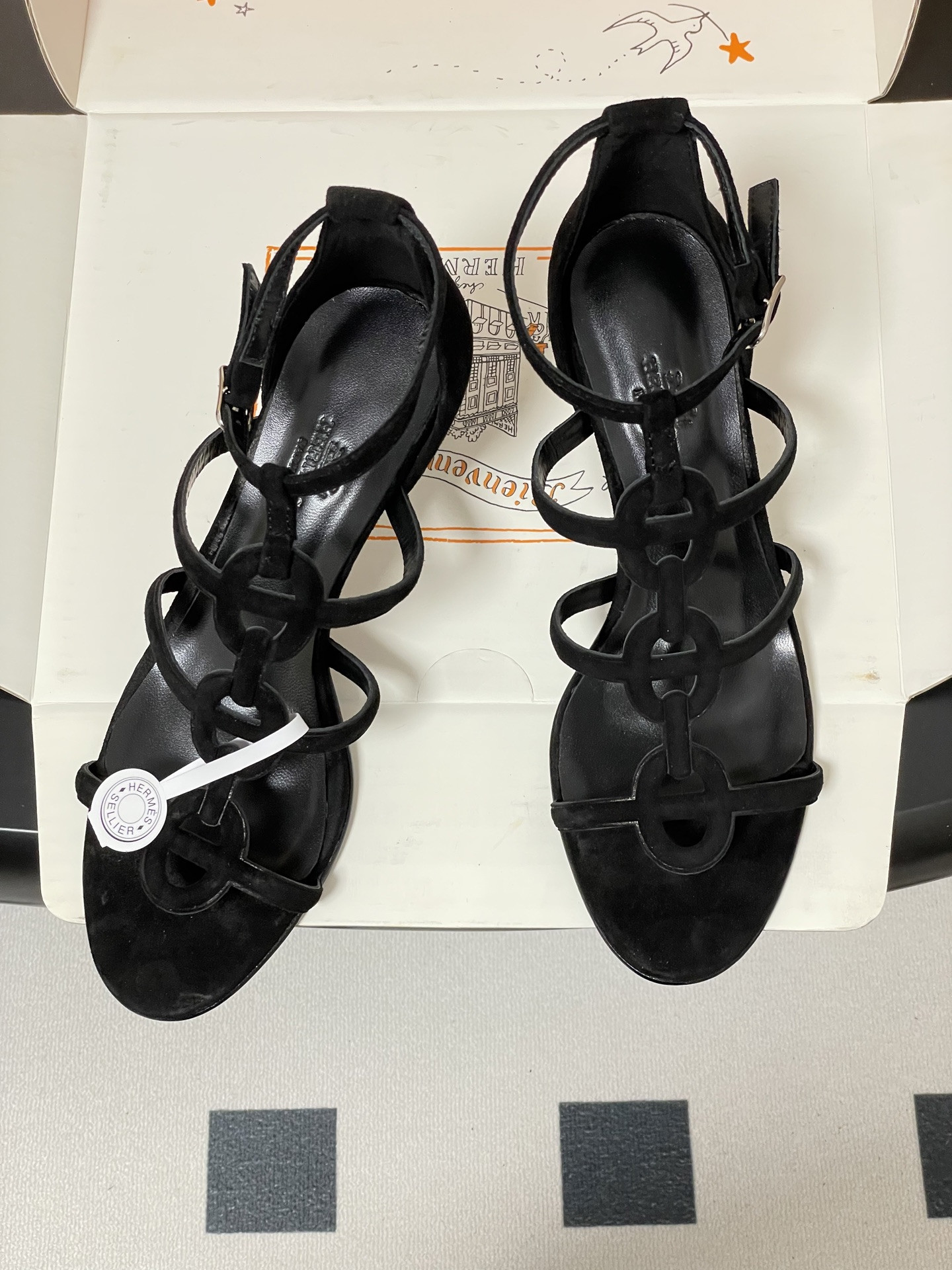 ua H**me5 magic 70 sandal